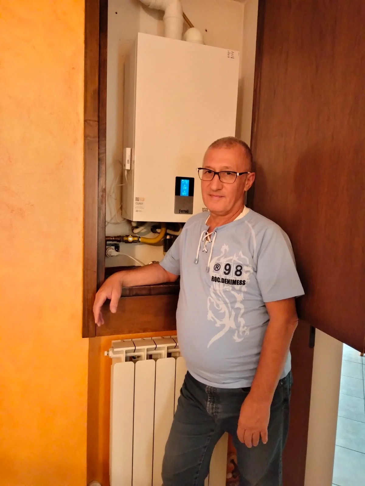 Giampietro di Busto Arsizio soddisfatto dopo l'installazione della caldaia a condensazione eseguita dai tecnici partner di Risparmio Facile